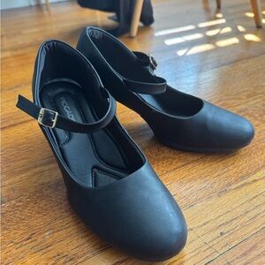 Black Women's Mary Jane Heels